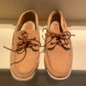 Size 8, tan GH Base & Co. boat shoes